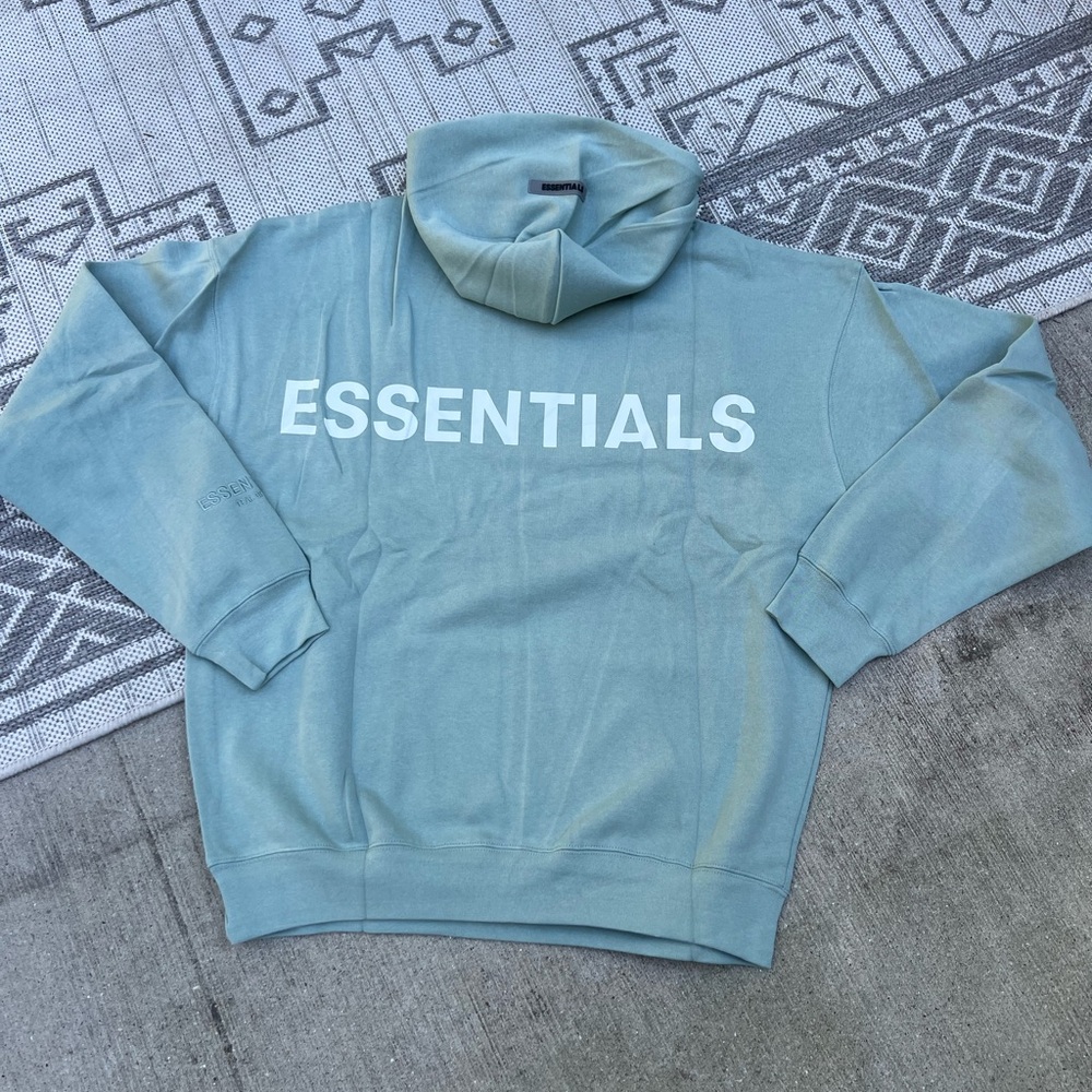 Fear of God Essentials 3M Logo
Pullover Hoodie Blue NWT